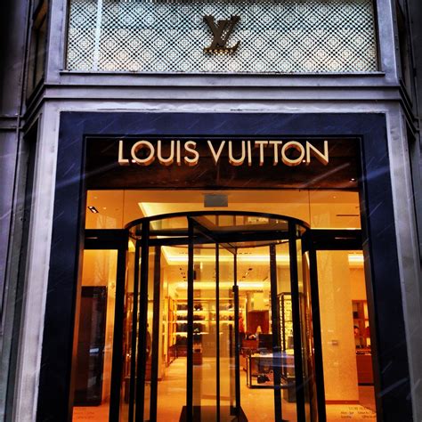 Louis Vuitton outlet chicago